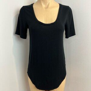 Babaton Women’s XS Jersey Material Classic Scoop Neck Short Sleeve Top Shirt